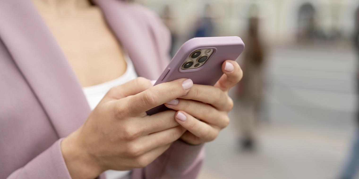 smartphone-hand